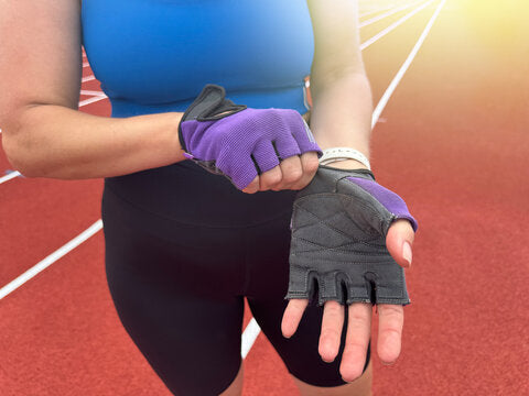 Gloves & Wraps